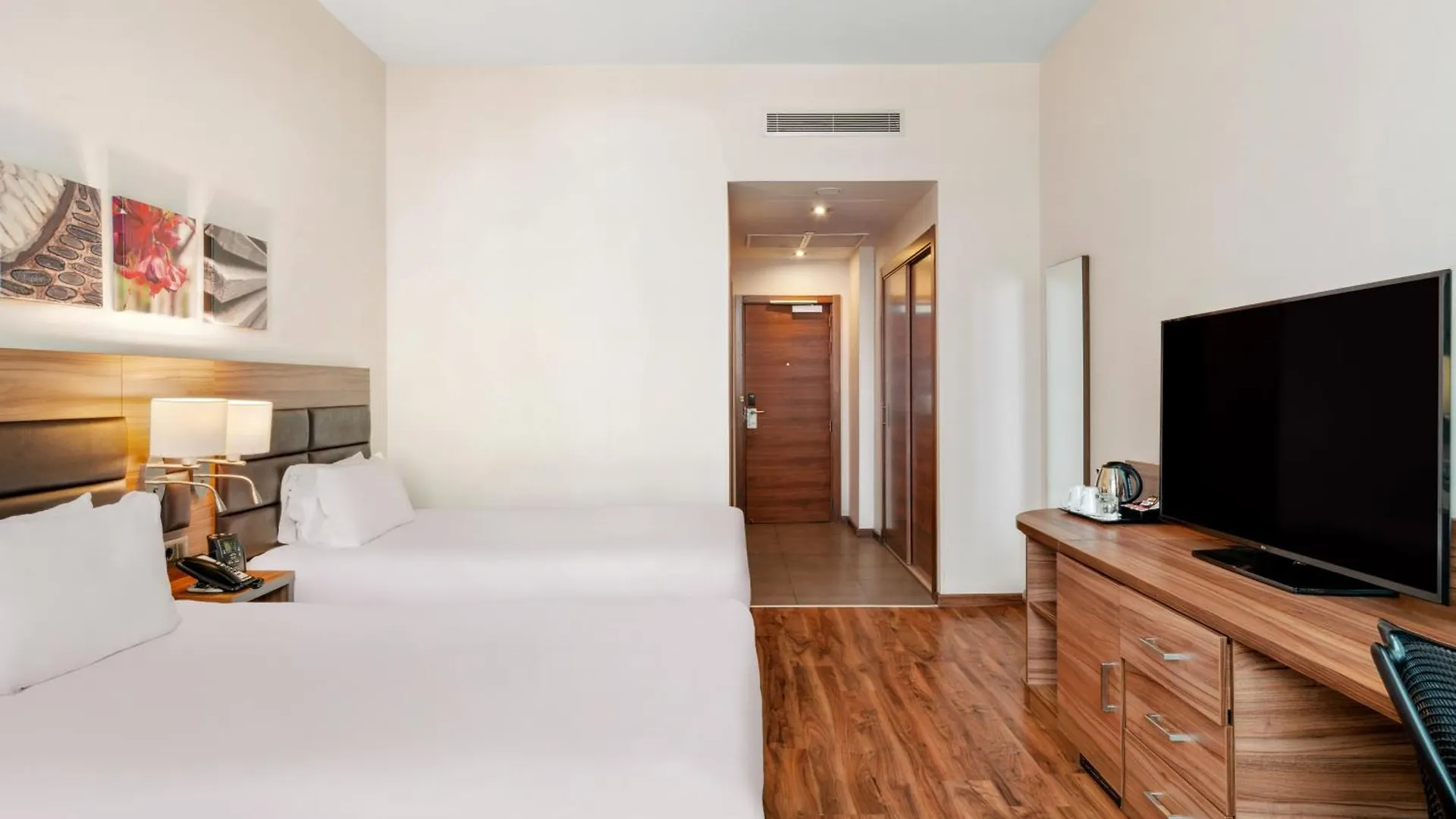 Hilton Garden Inn Sevilla 4*,  Spanien